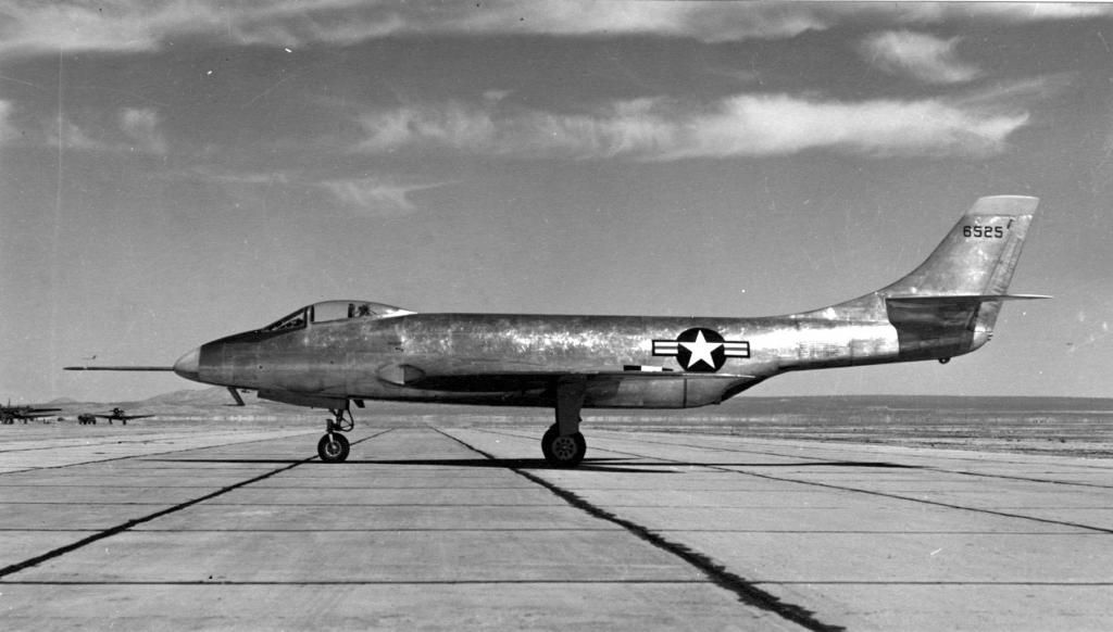 photo McDonnell_XF-88_SN_46-525_060728-F-1234S-035_zps61194c77.jpg