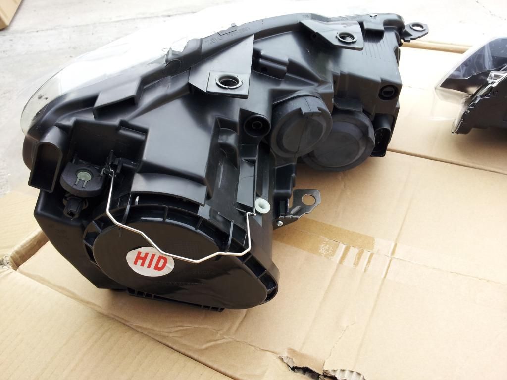 MK6 GTI Style Xenon HID Headlights (Fits Halogen MK6