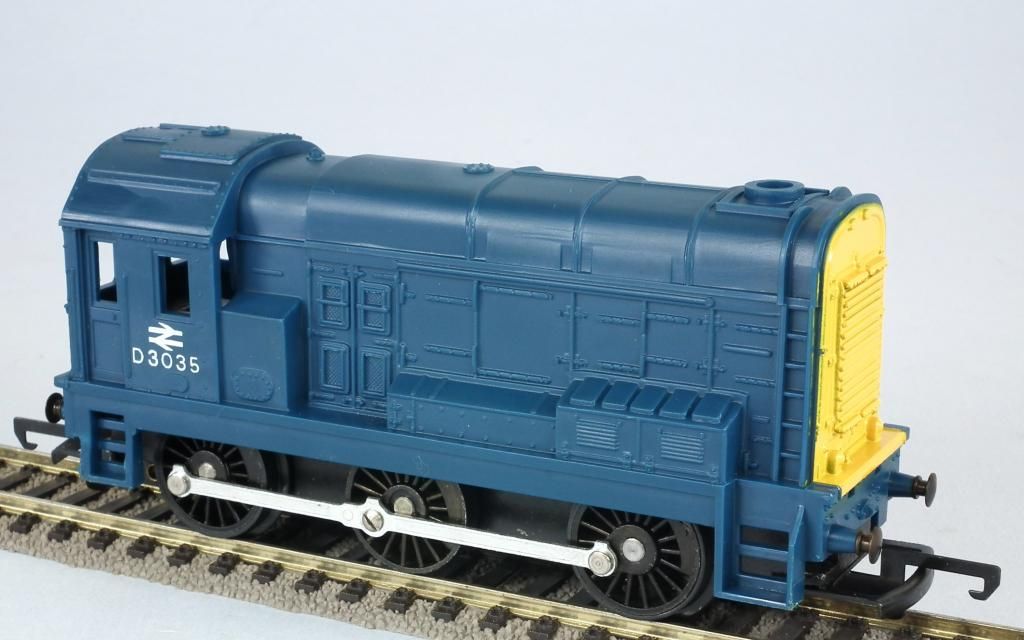 Details about Triang Hornby OO RS7 BR Diesel Shunter Local Passenger 