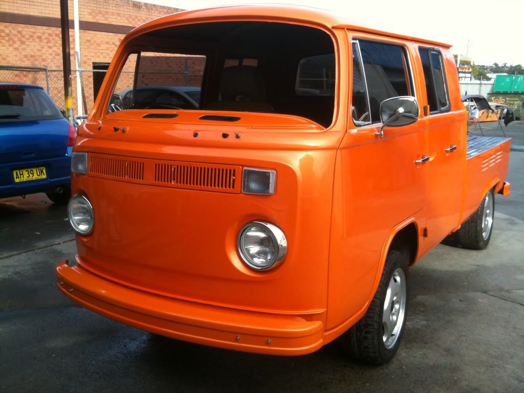 http://i940.photobucket.com/albums/ad244/smegma71/kombi%20ute/JensiPhonepics007.jpg