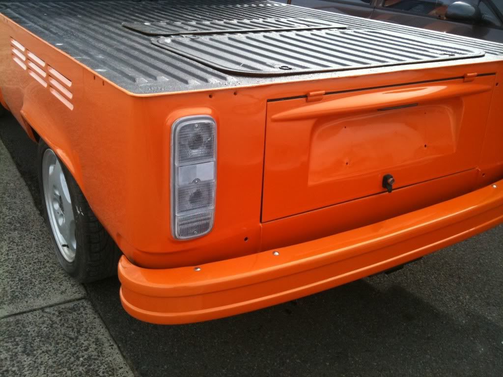 http://i940.photobucket.com/albums/ad244/smegma71/kombi%20ute/Picture383.jpg