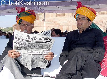 Rajasthan Agriculture, Animal Husbandry, Fisheries Minister Harji Ram Burdak Reading News Paper Vinay Patrika in Bikaner. Rajasthan Agriculture, Animal Husbandry, Fisheries Minister Harji Ram Burdak Reading News Paper Vinay Patrika in Bikaner.